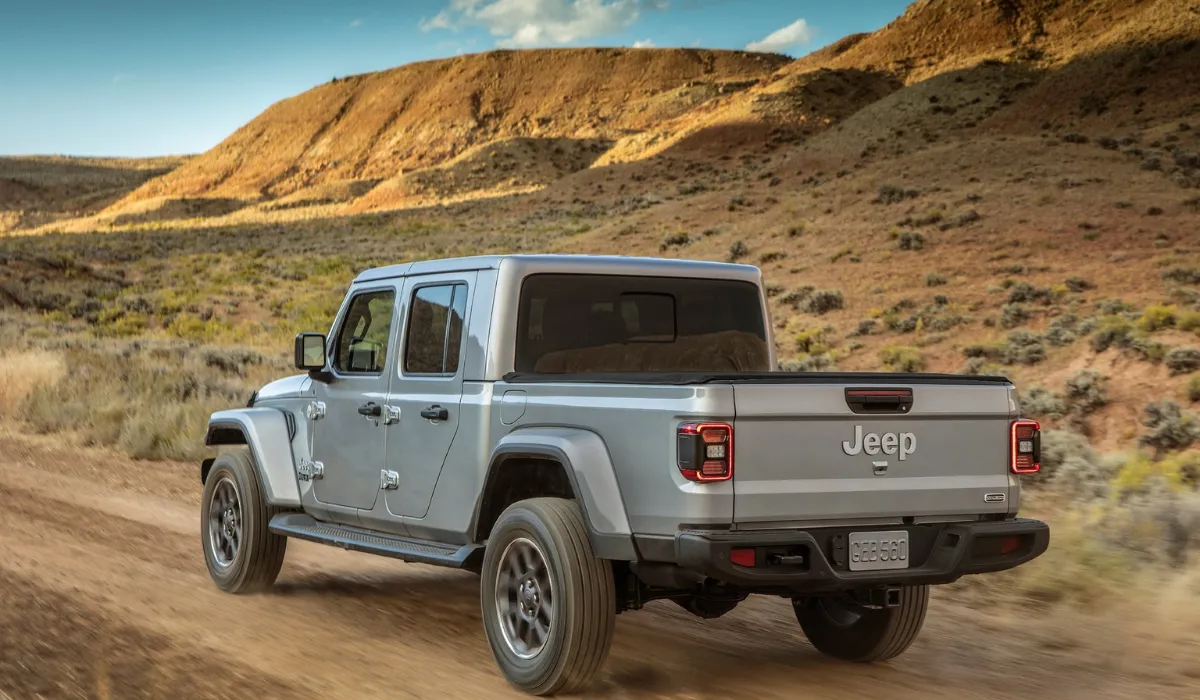 jeep_-_gladiator_overland_-_best_pick-up_truck_rentals_-_best_preowned_pick-up_truck_-_exclusive_concierge_club.webp