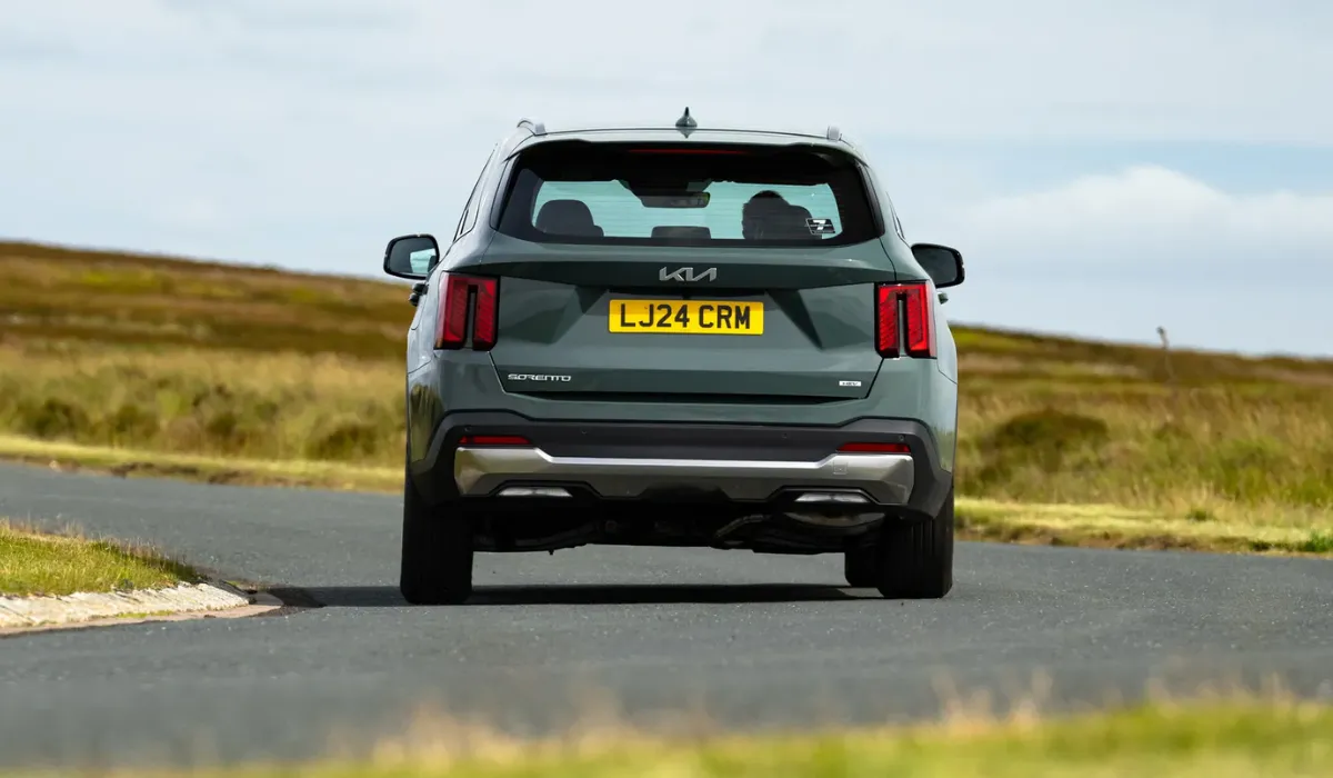 kia_-_sorento_s_-_best_car_rentals_-_best_preowned_car_-_exclusive_concierge_club.webp