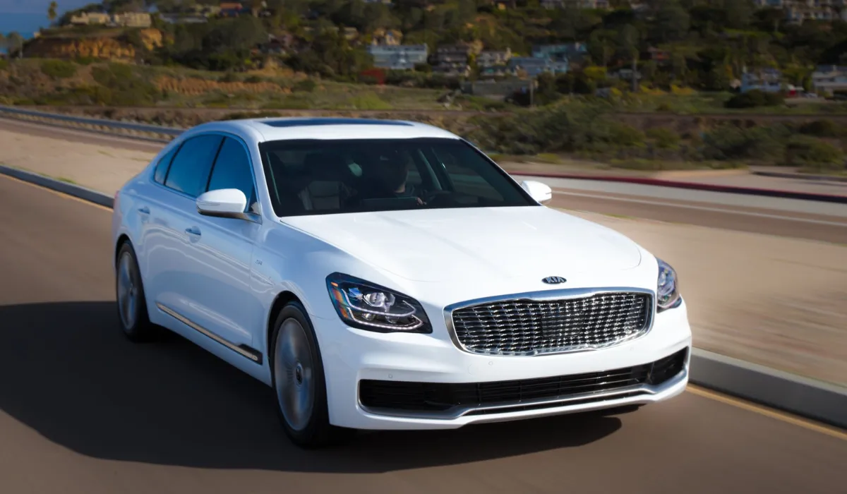kia_k900_v6_luxury_best_car_rentals_best_preowned_car_exclusive_concierge_club.webp