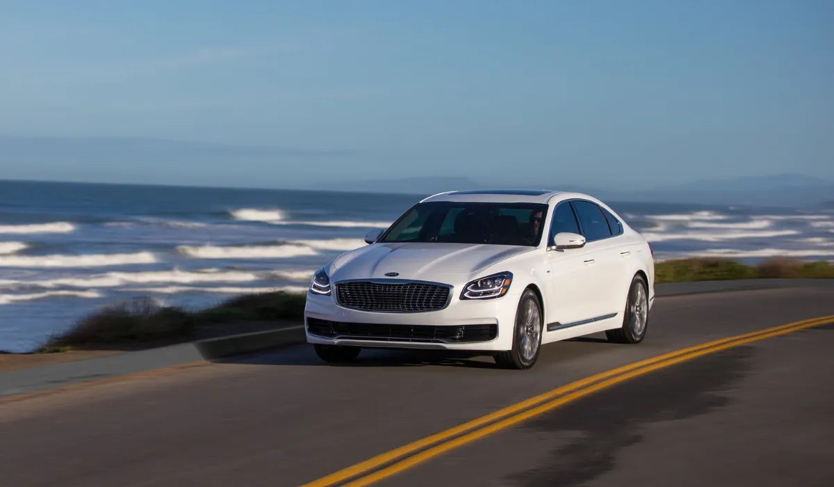 kia_k900_v8_luxury_luxury_car_rentals_preowned_luxury_car_exclusive_concierge_club.webp