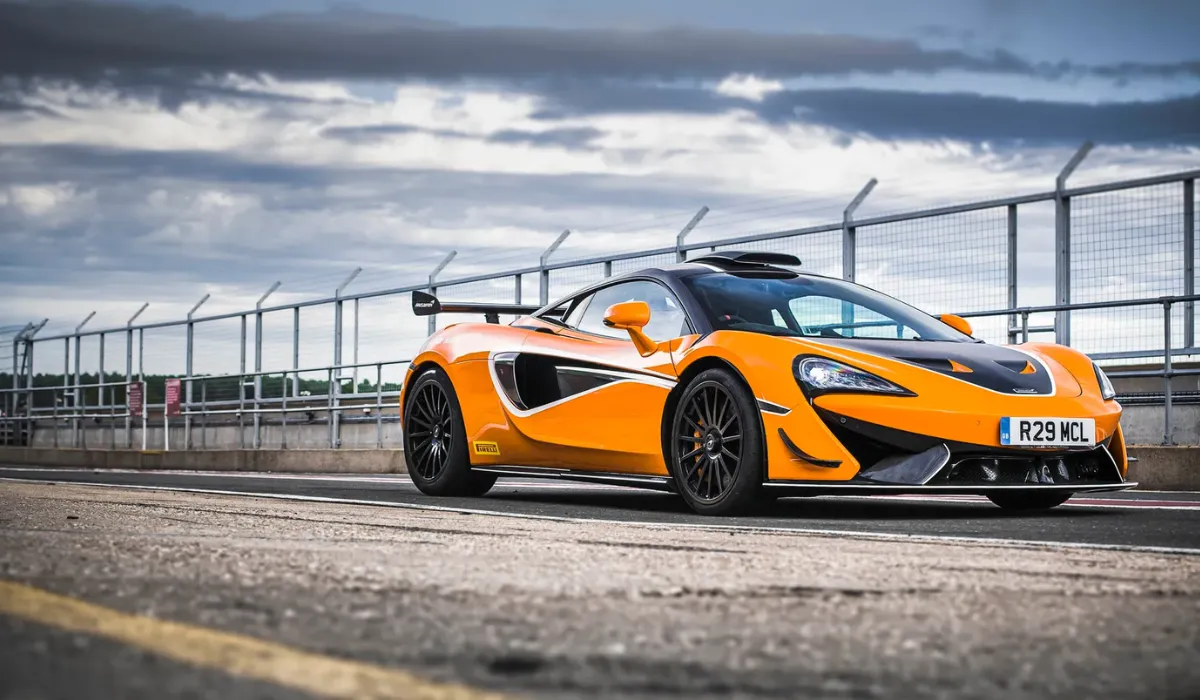 mclaren_620r_luxury_car_rentals_preowned_luxury_car_exclusive_concierge_club.webp