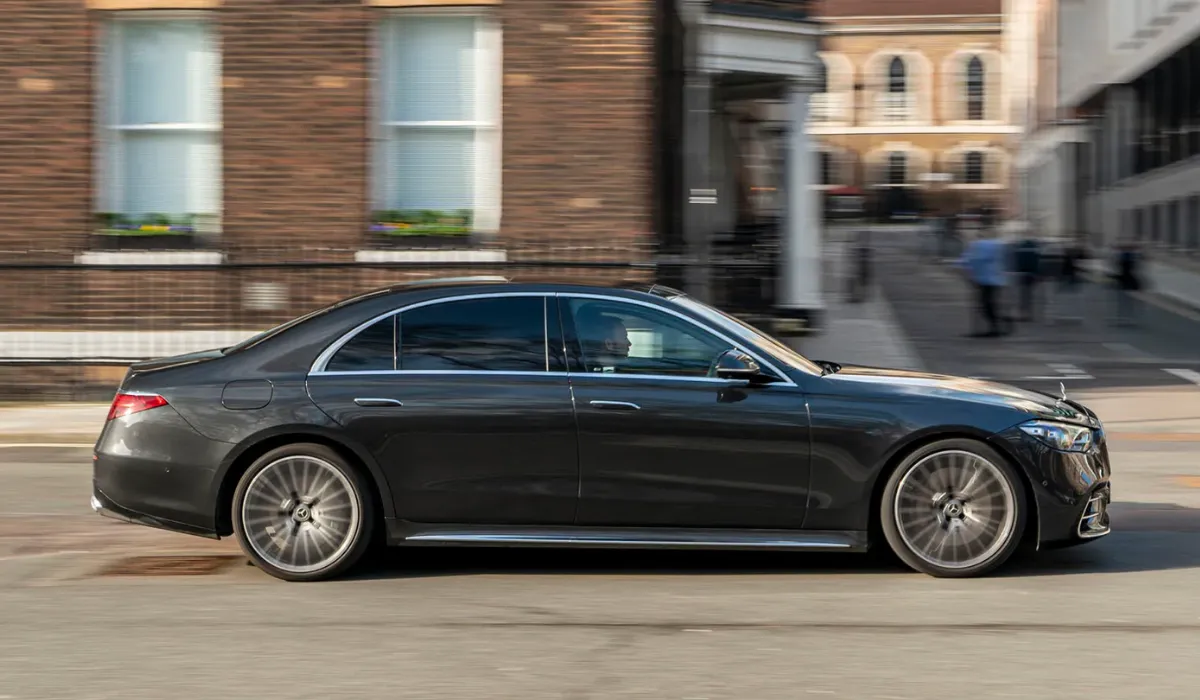 mercedes_benz_s_500_l_luxury_sedan_car_rentals_preowned_sedan_car_exclusive_concierge_club.webp